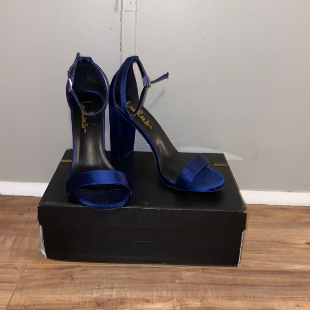 Lulus Taylor Satin heels in Navy size 7.5 ( smoke free home)